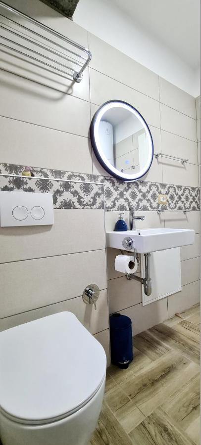 2V1 - Sheshi Willson Apartment Tirana Bagian luar foto