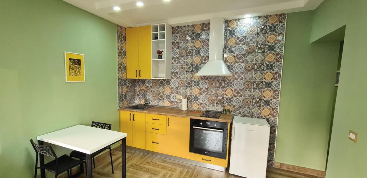 2V1 - Sheshi Willson Apartment Tirana Bagian luar foto